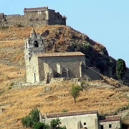 Etna: Tutto A Portata Di Mano 칼레타비아노
